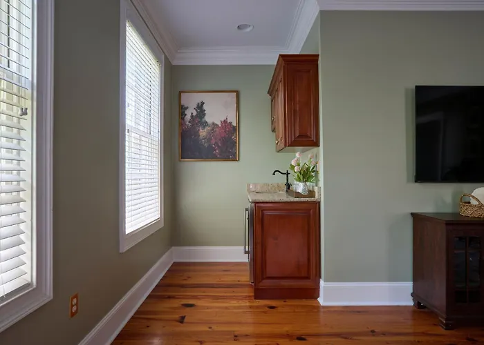 Beautiful 3Bed Townhome In Historic Downtown Savannah